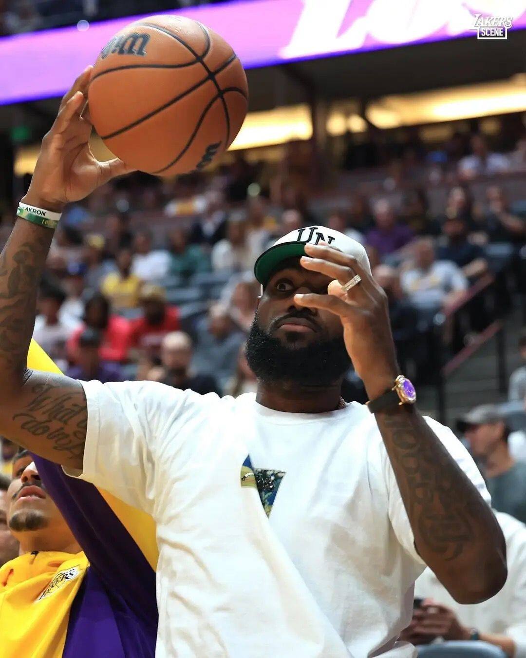 日本男篮翻盘国王，拉塞尔爆发神勇