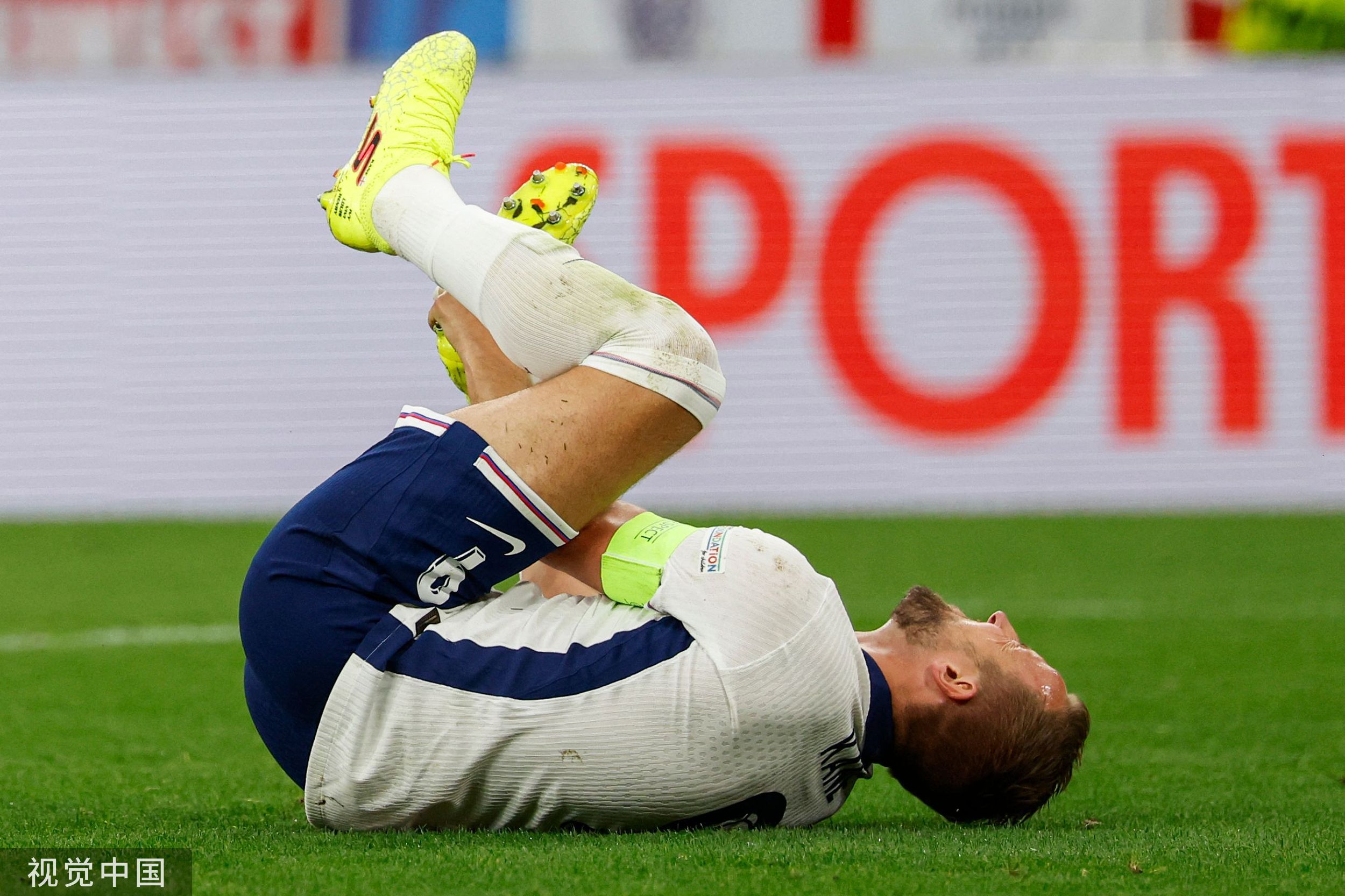 荷兰翻盘乌拉圭,哈里·凯恩绝境逆转 荷兰翻盘乌拉圭,哈里·凯恩绝境逆转