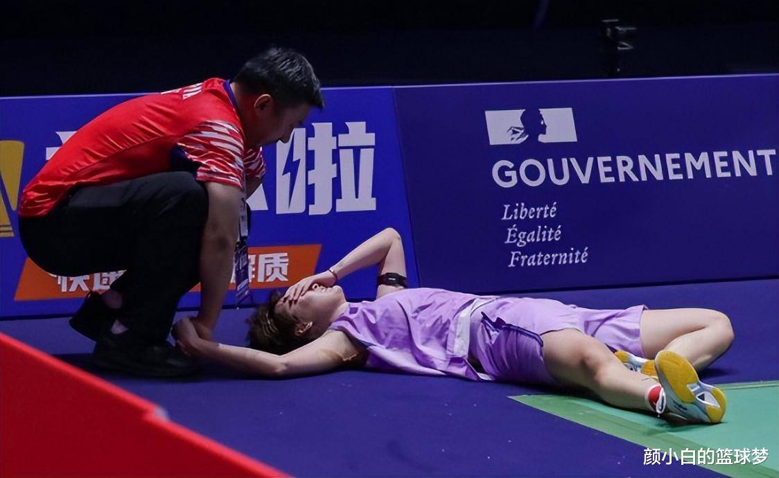 日本队鏖战印尼队,陈雨菲扛起全队 日本队鏖战印尼队,陈雨菲扛起全队