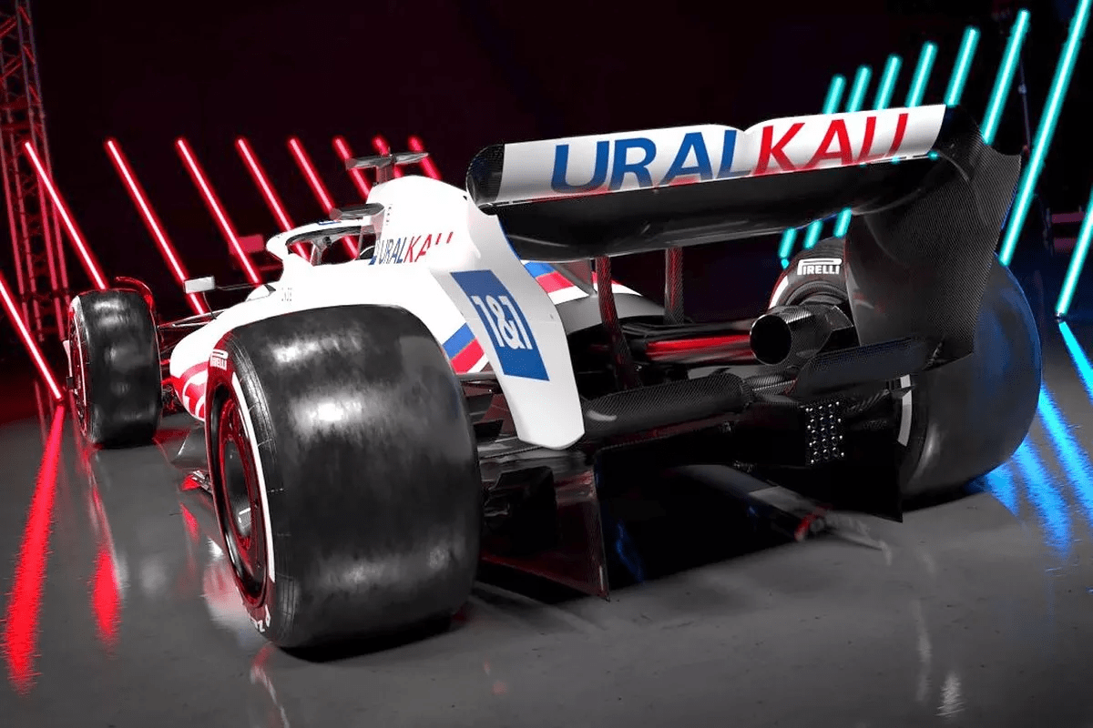 哈斯车队完胜雷诺车队，塞恩斯扛起全队