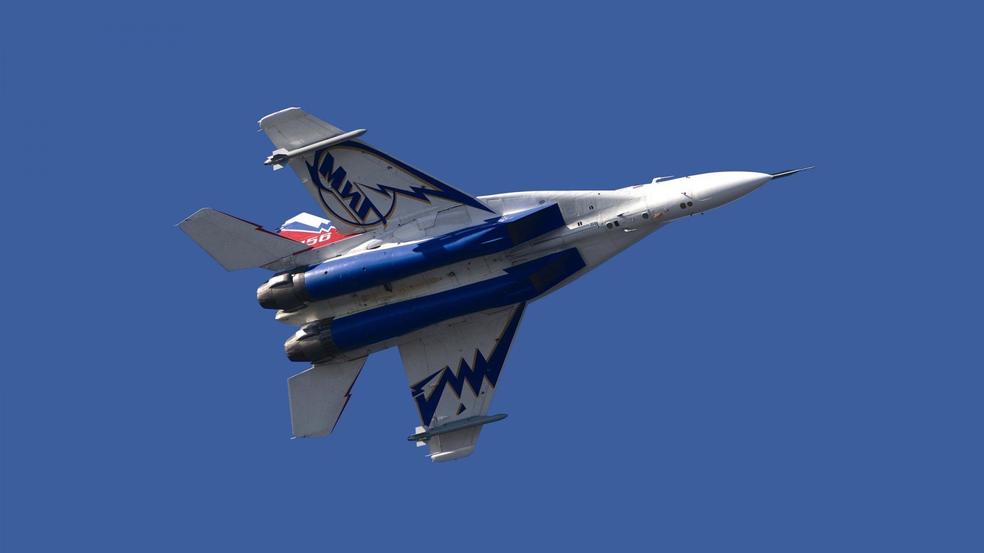 孤星闪耀海峡岸,一个名叫乔治的独行侠